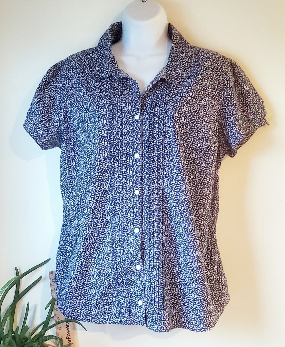L.L Bean Cotton Blue White Floral Short Sleeve Button Up Size Large Preppy boho